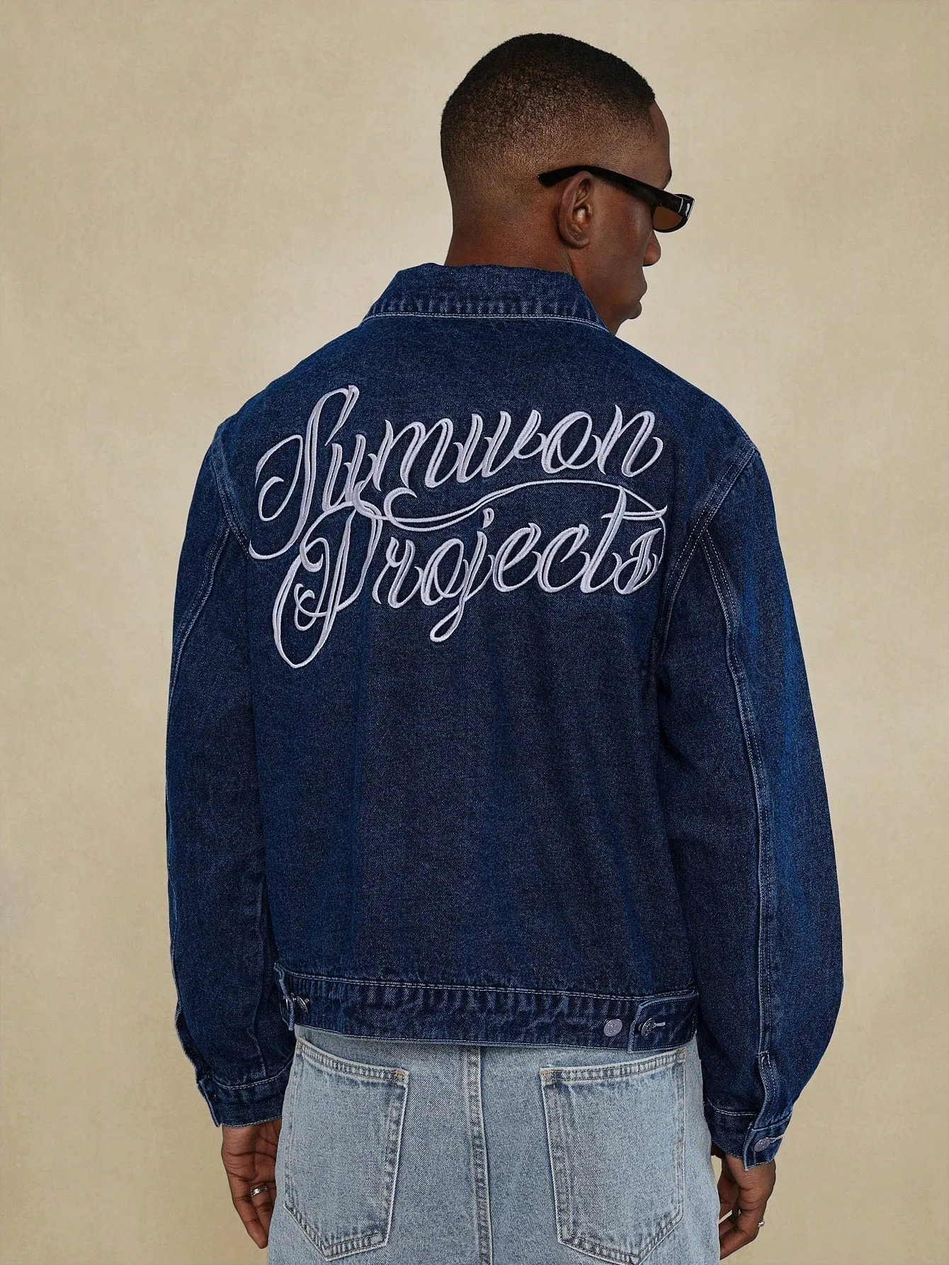 Cropped Contrast Stitch Denim Jacket With Embroidery