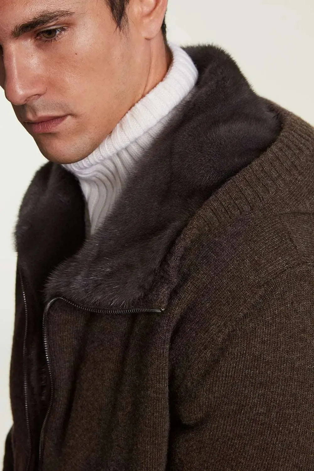 Knitted cashmere with fur