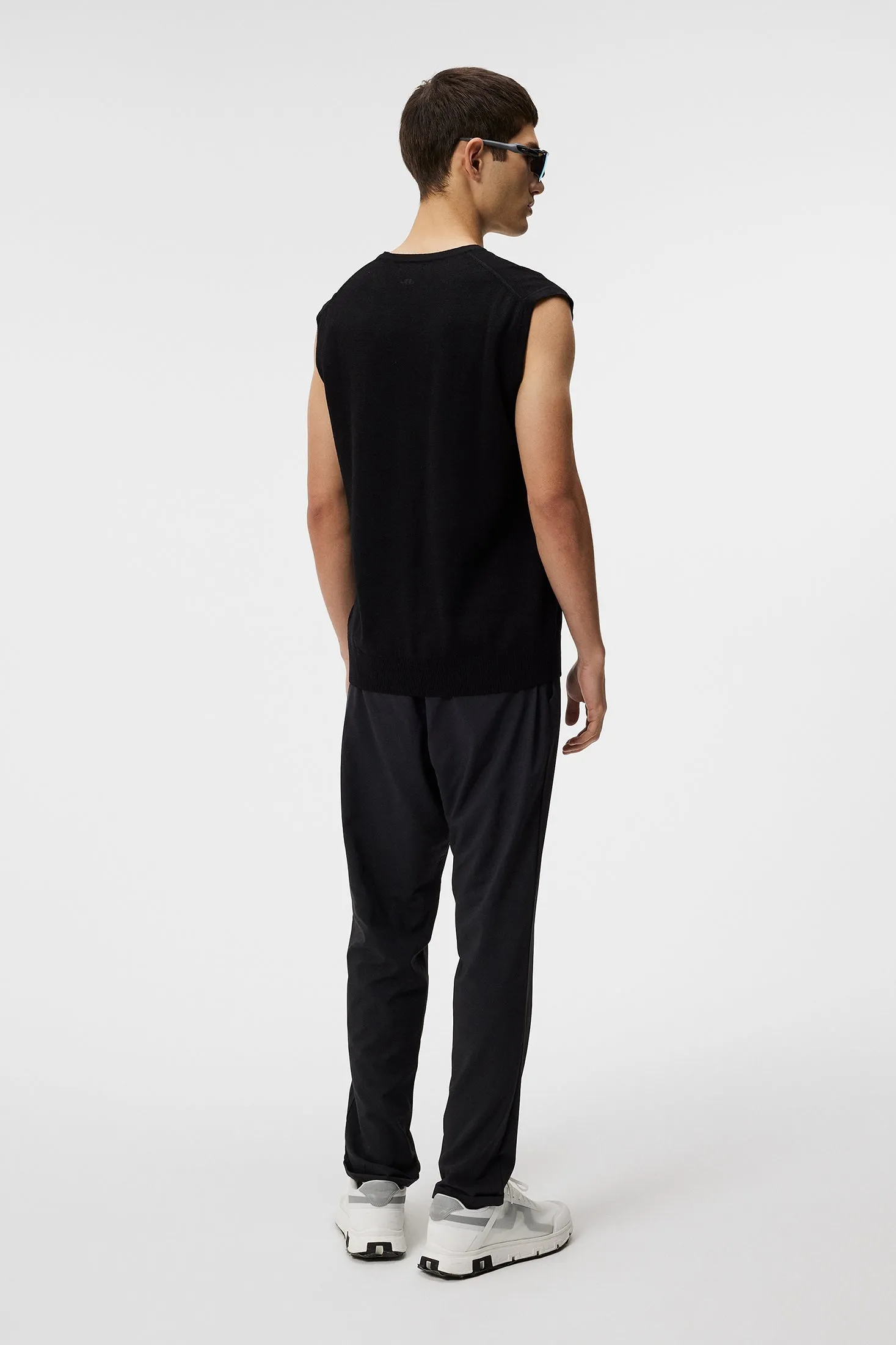 Liam Knitted Vest / Black